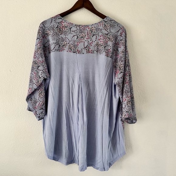 Pleat Front Ditsy Floral Blouse V Neck 3/4 Sleeve 2X Studio B Bobeau - Picture 9 of 10